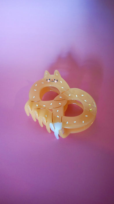 Pretzel Cat Claw Clip