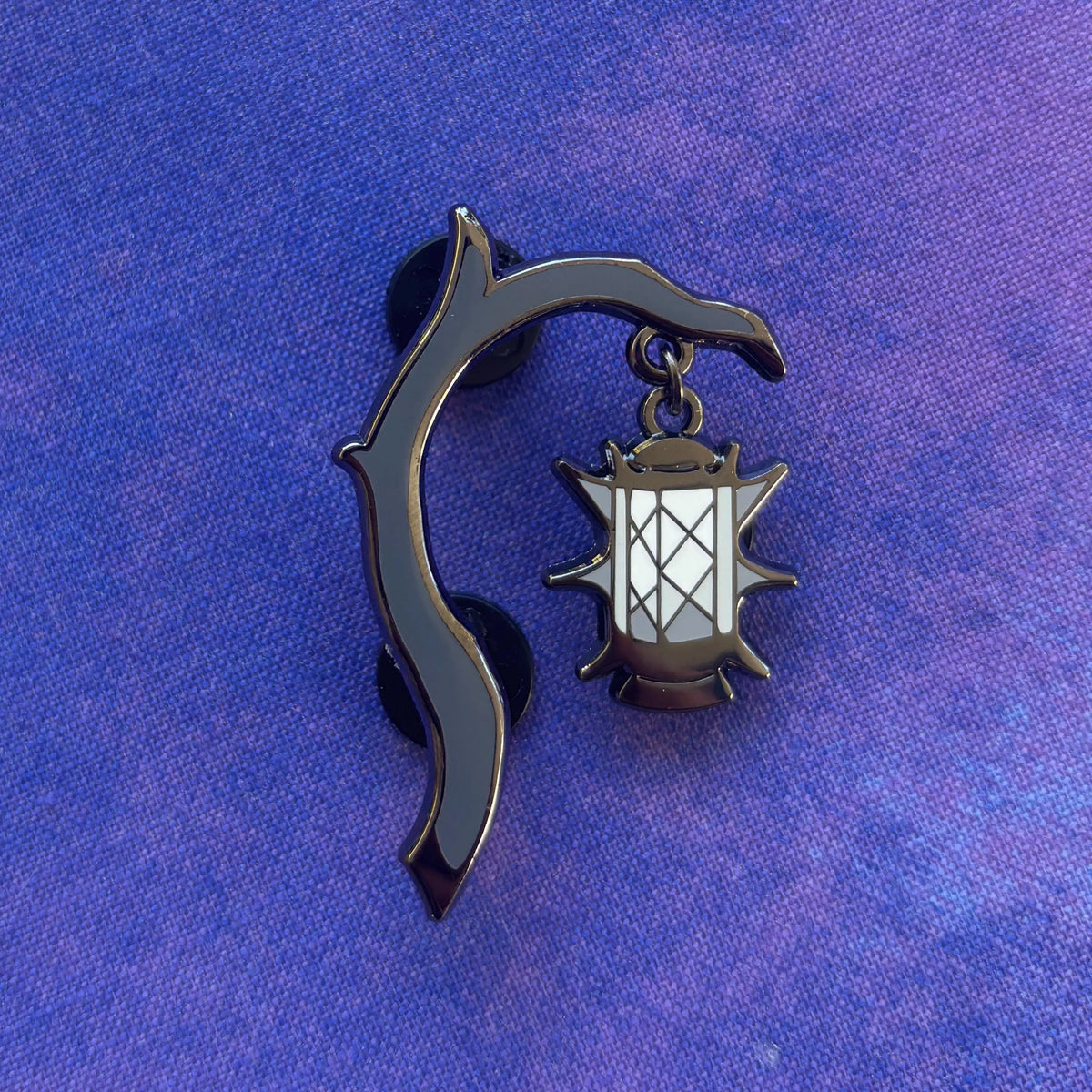 Moonlantern Pin — San José Made