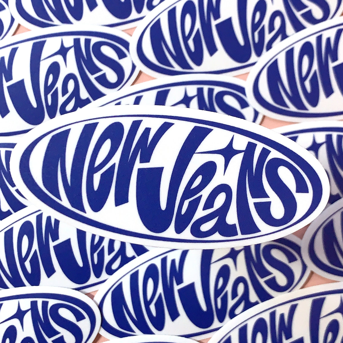 WATERPROOF] NEWJEANS Round Oval Logo Vinyl Sticker Decal — San