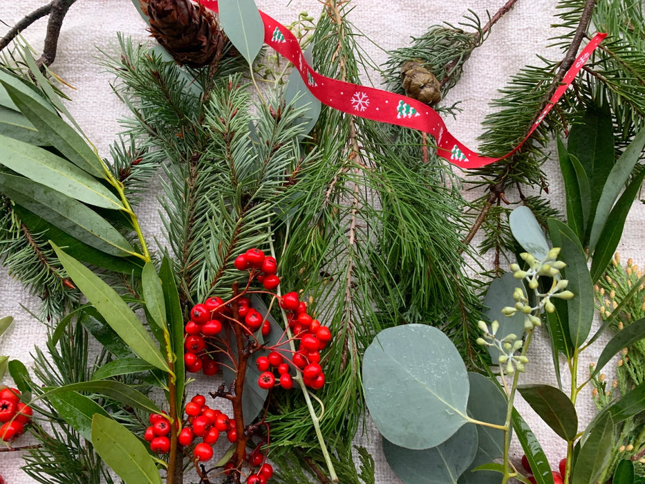 Loose Christmas foliage