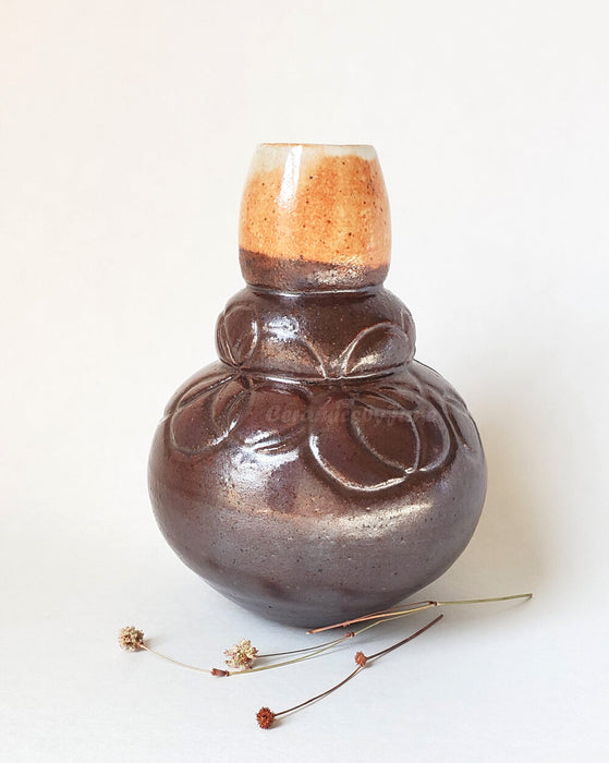 Vase (Low White & Brown)