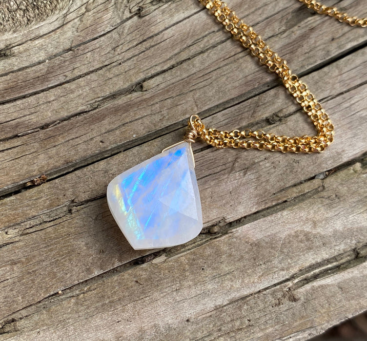 Rainbow Moonstone pendant, blue green flash pendant, 14k filled gold chain, length 18inch, anti tarnish chain