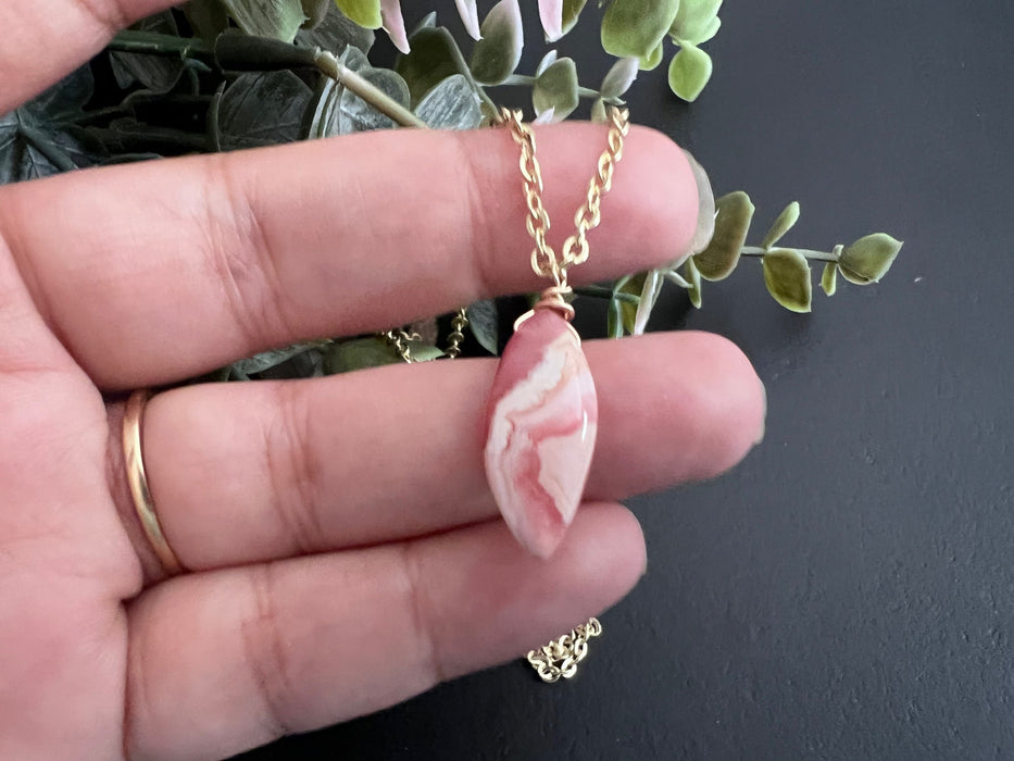 Rhodochrosite pendant , gifts for her, layering necklace, 14k gold chain, anti tarnish chain, natural stone pendant