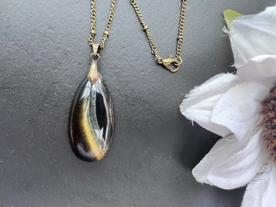 Black tiger eye pendant, Healing stone necklace , antique bronze chain, length 18 inch, natural stone pendant