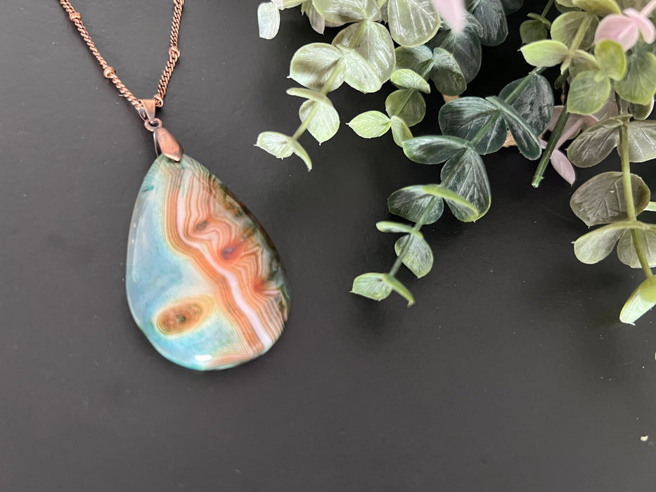 Banded agate pendant , gifts for her, layering necklace, copper chain, natural stone pendant