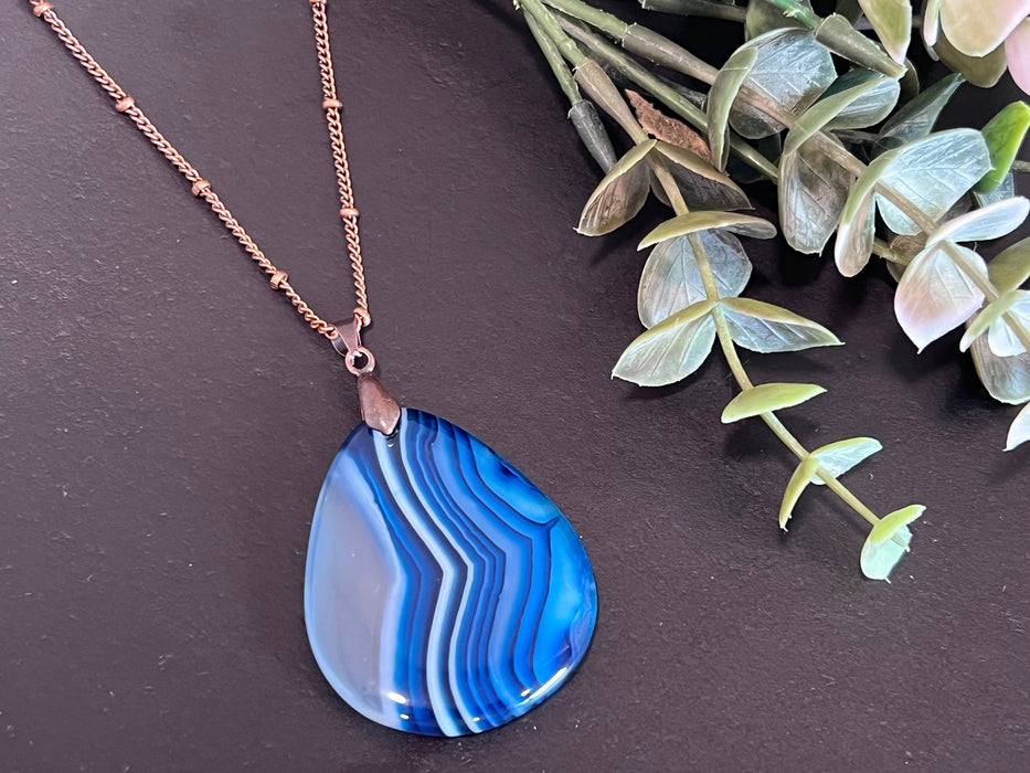 Banded agate pendant , gifts for her, layering necklace, copper chain, blue pendant , natural stone pendant
