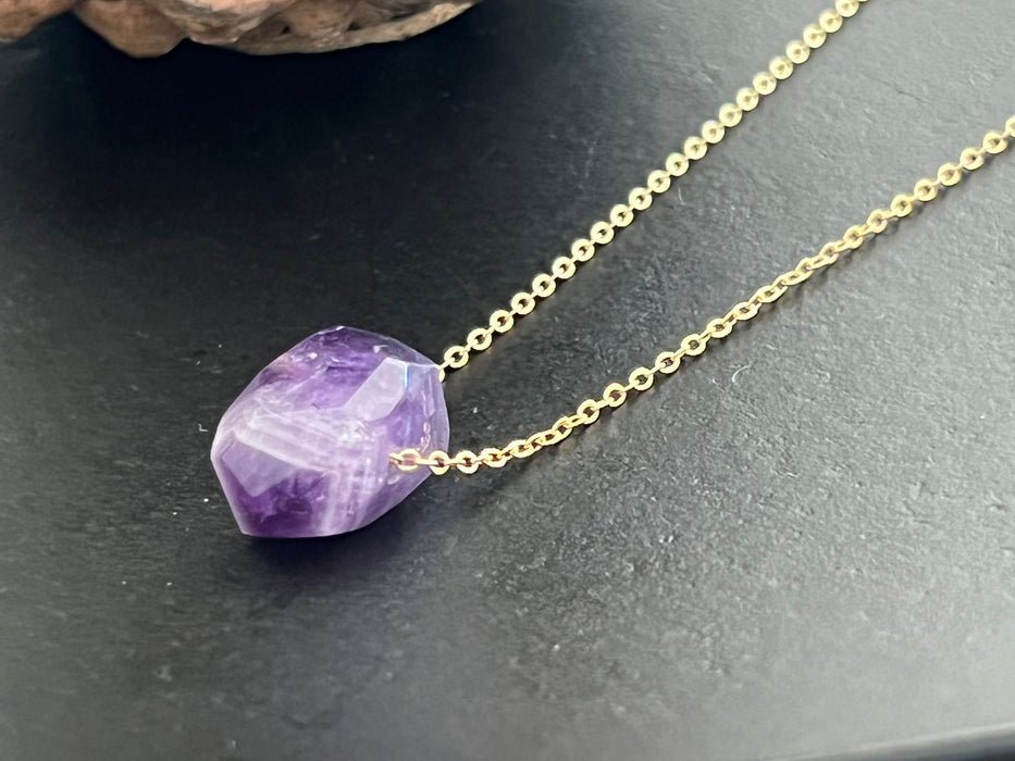Amethyst pendant , crystal necklace, layering necklace, 18k gold chain, nugget pendant, natural stone pendant, February birthstone