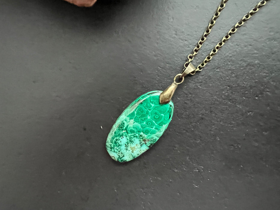 Malachite necklace, Green color pendant , gifts for her, layering necklace, natural stone pendant